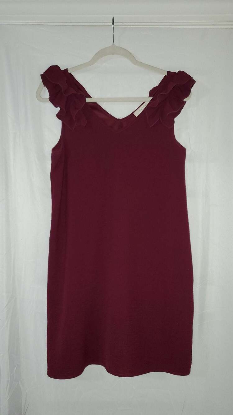 Entro Burgundy Ruffle Shoulder V-Neck Sleeveless Shift Dress